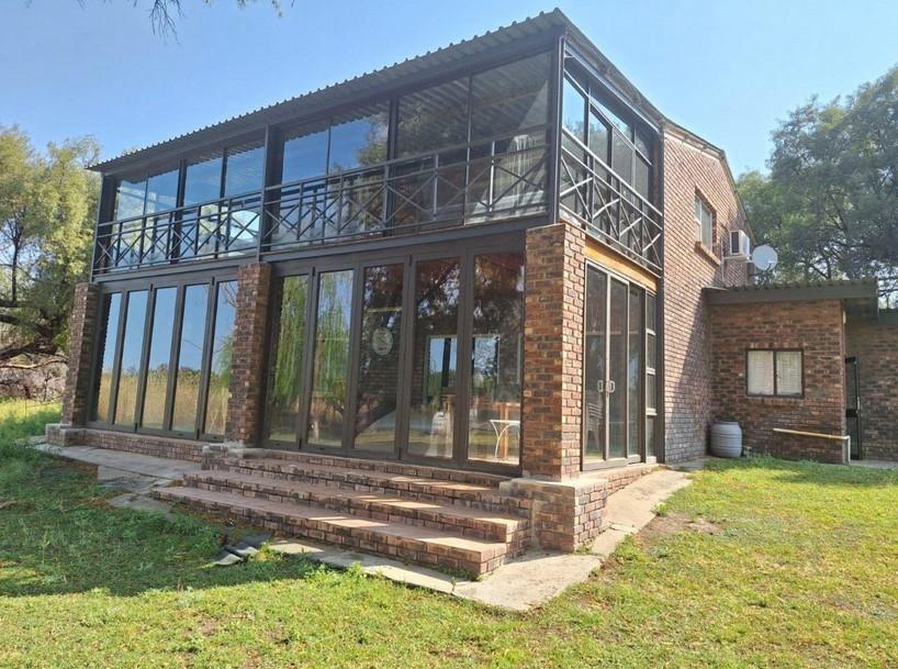 4 Bedroom Property for Sale in Douglas Rural Northern Cape